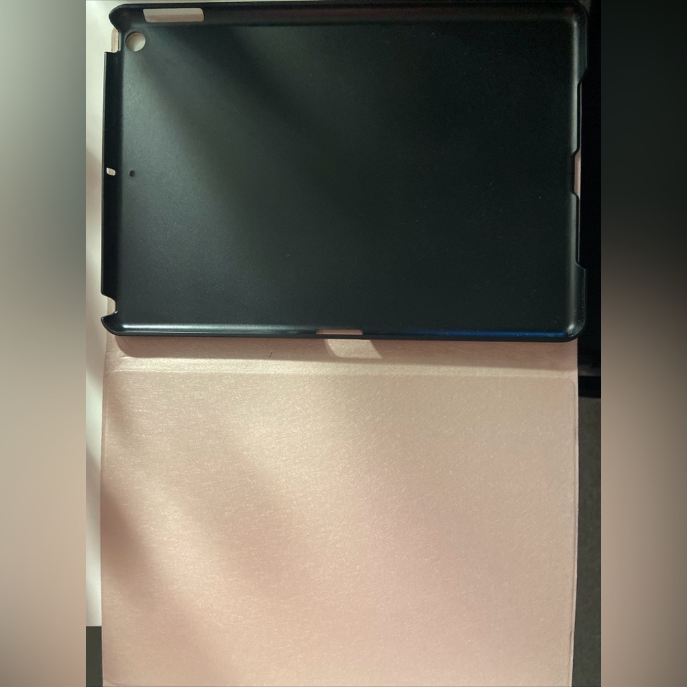 IPad 8th Generation Case - Picture 2 of 6